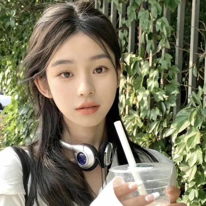 持摄像机的人